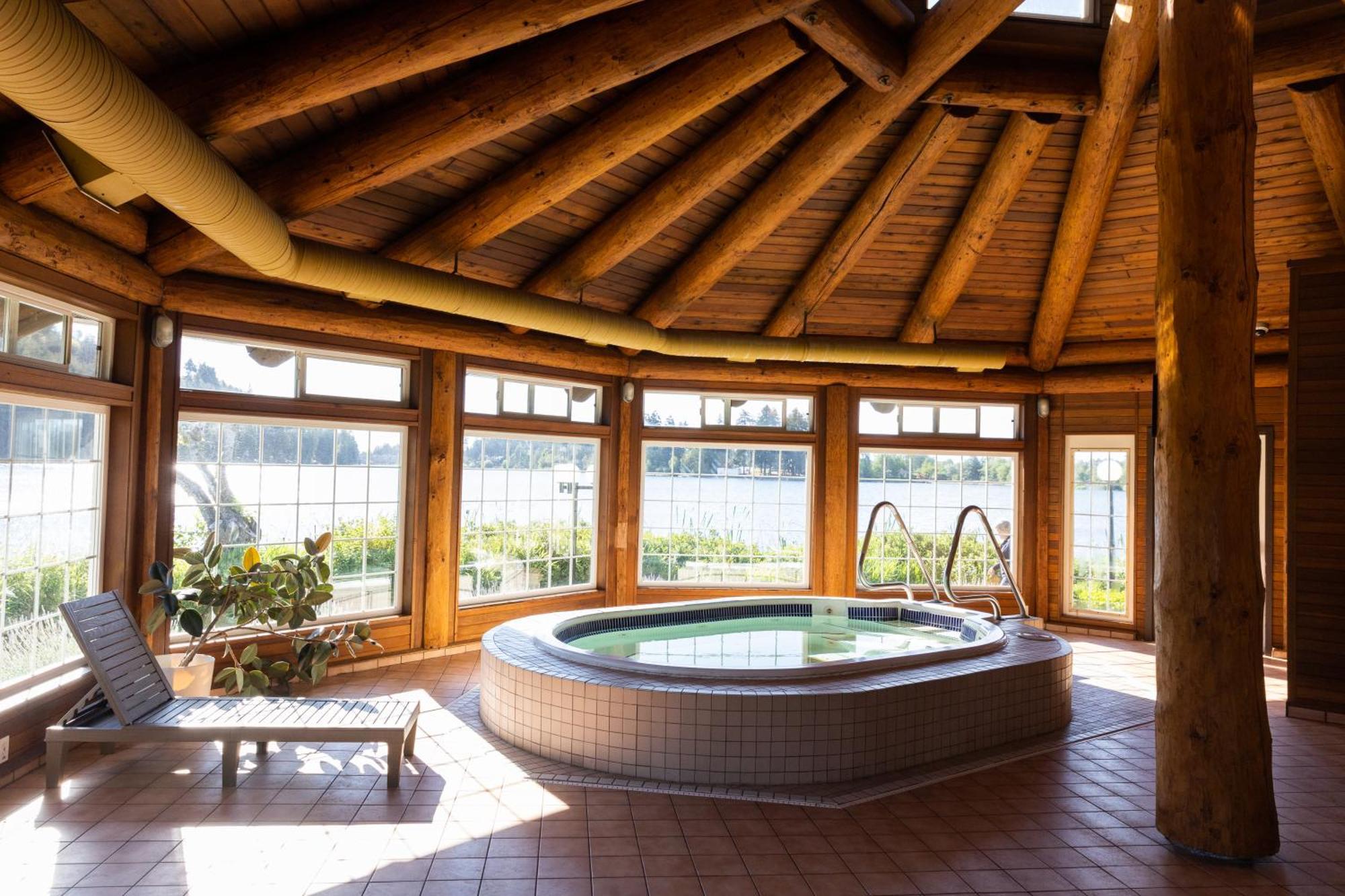 Inn On Long Lake Nanaimo Luaran gambar