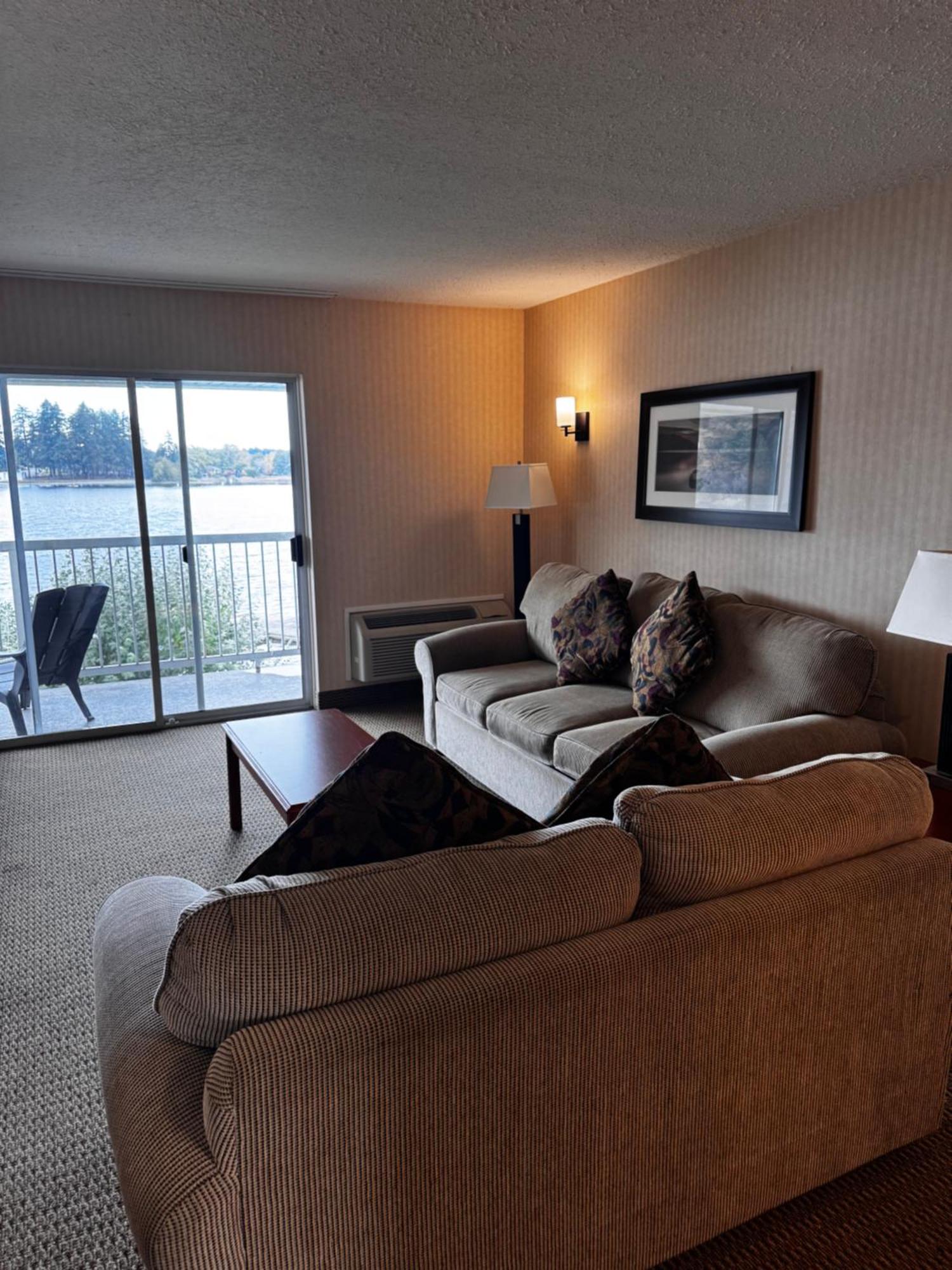Inn On Long Lake Nanaimo Luaran gambar
