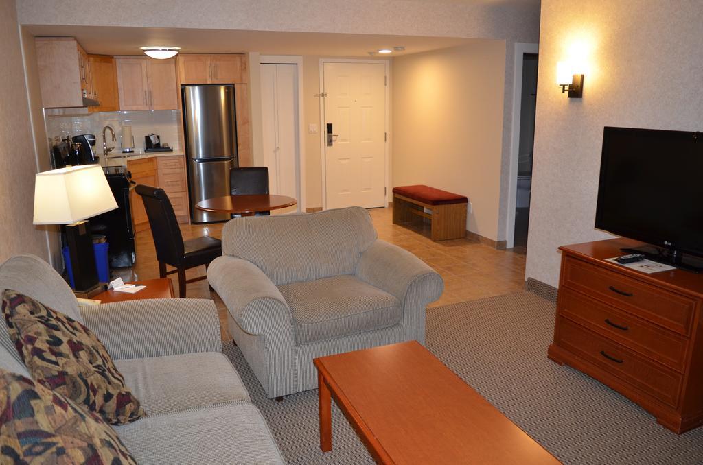 Inn On Long Lake Nanaimo Luaran gambar