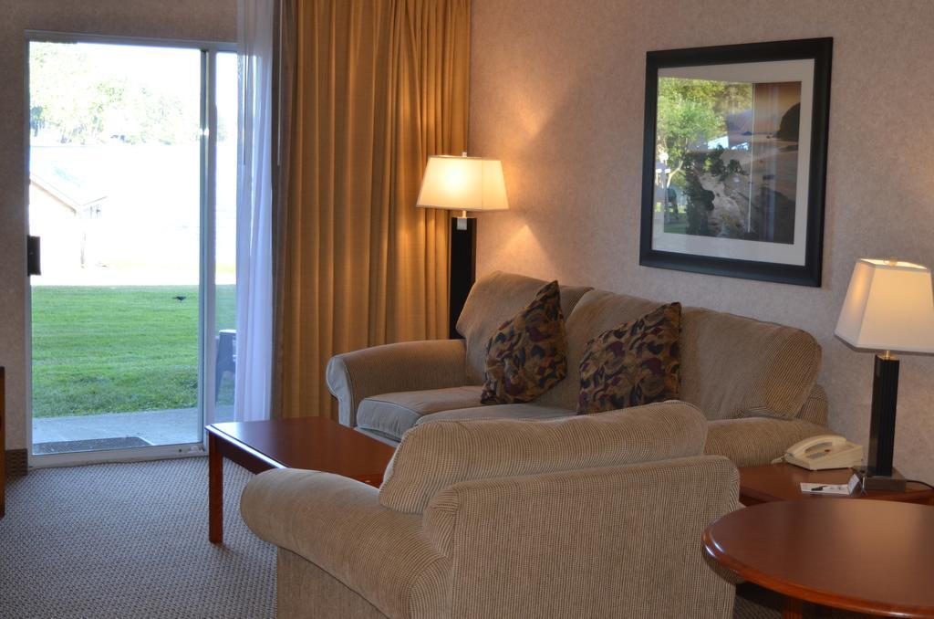 Inn On Long Lake Nanaimo Luaran gambar